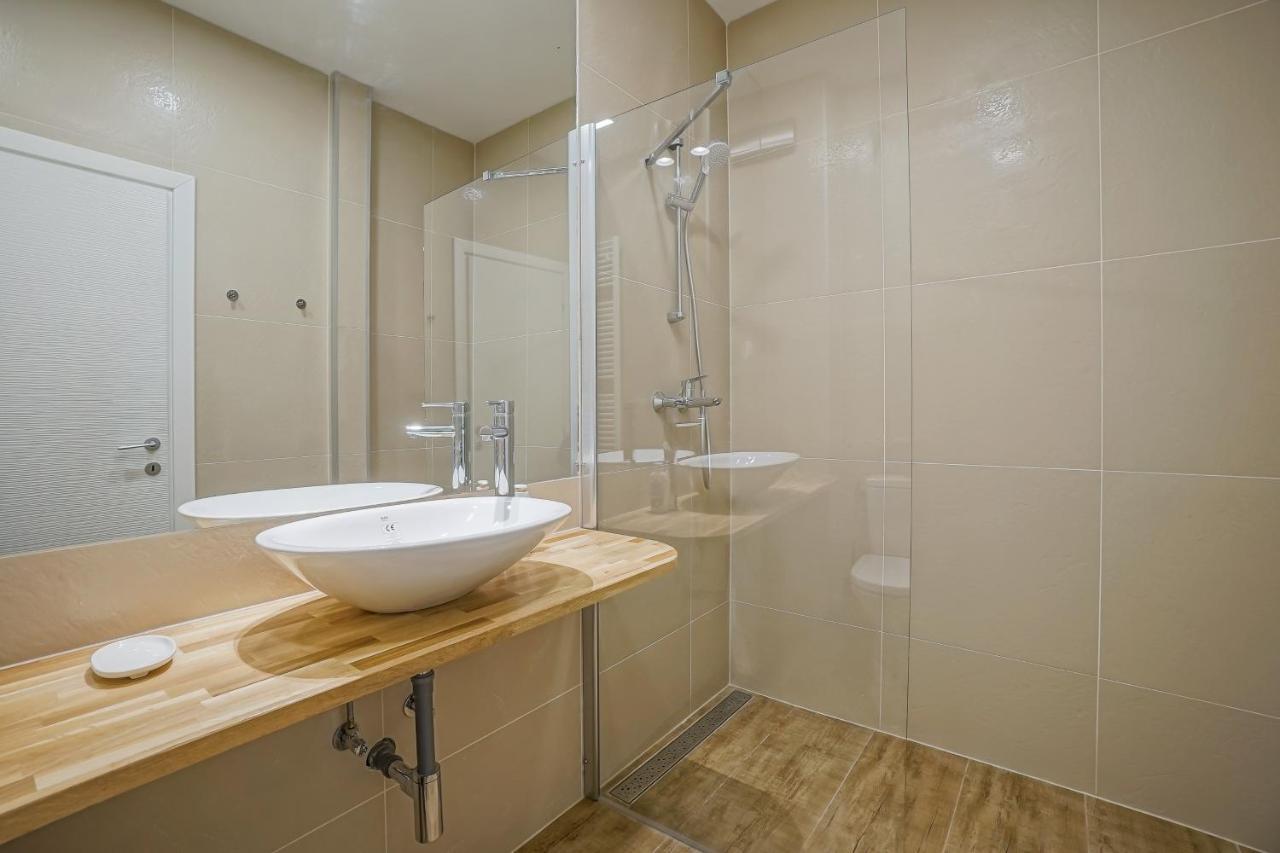 Bright Apartments Moments Away From Herastrau Park, Mall And Metro 布加勒斯特 外观 照片